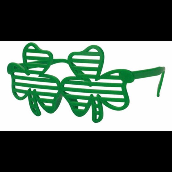 Green Shamrock Design St Patricks Day Glasses - Picture 5 of 8